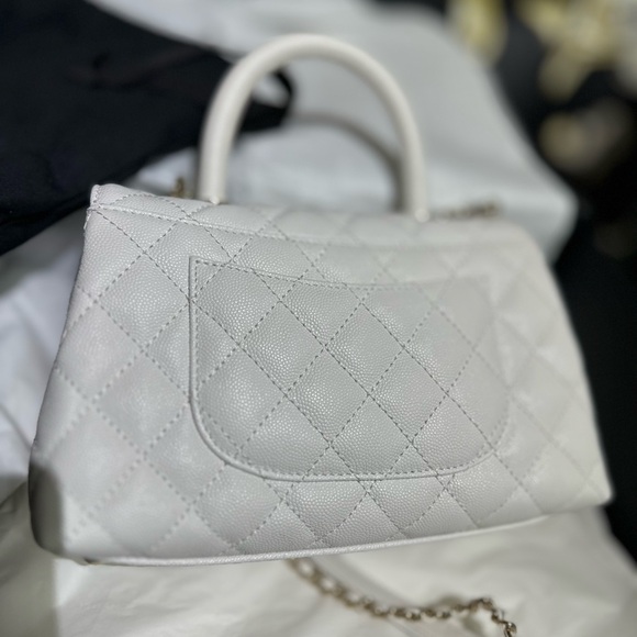 Authentic chanel bag - Picture 6 of 9
